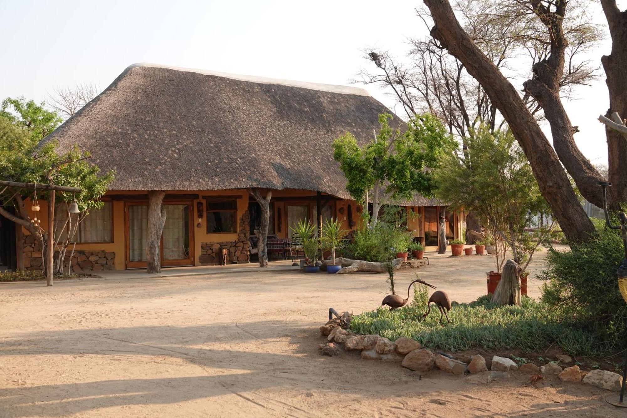 Camp Mara Hotell Omaruru Exteriör bild